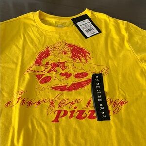 Netflix x Art Class “Stranger Things” Yellow Pizza Graphic Tee. Kid medium